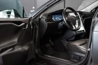 Tesla Model S, 158 kW, electric, automatic, four-wheel drive