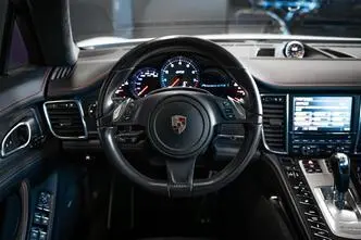 Porsche Panamera, 4.8, 324 kW, petrol, automatic, four-wheel drive
