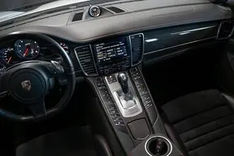 Porsche Panamera, 4.8, 324 kW, petrol, automatic, four-wheel drive