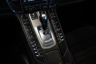 Porsche Panamera, 4.8, 324 kW, petrol, automatic, four-wheel drive