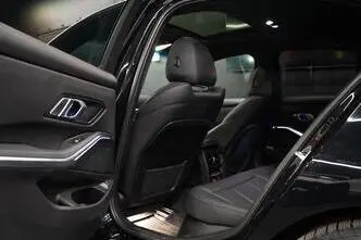 BMW 330, 190 kW, petrol, automatic, four-wheel drive