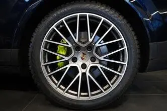 Porsche Cayenne, 3.0, 250 kW, hybrid, automatic, four-wheel drive