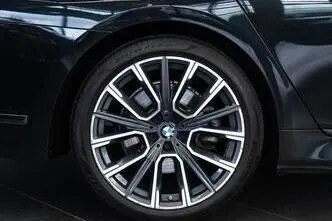 BMW 730, 3.0, 210 kW, hübriid, automaat, nelikvedu