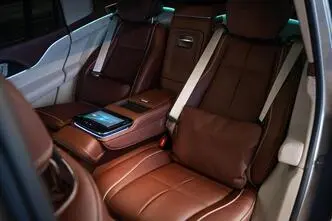 Mercedes-Benz GLS 600, 4.0, 410 kW, hybrid, automatic, four-wheel drive