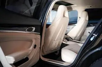 Porsche Panamera, 4.8, 368 kW, petrol, automatic, four-wheel drive