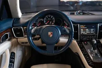 Porsche Panamera, 4.8, 368 kW, petrol, automatic, four-wheel drive