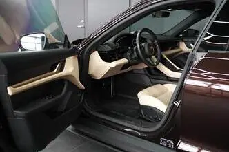 Porsche Taycan, 142 kW, elekter, automaat, nelikvedu