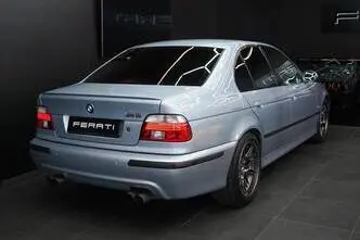 BMW M5, 4.9, 294 kW, bensiin, manuaal, tagavedu