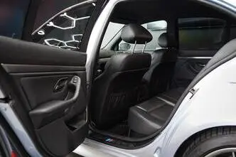 BMW M5, 4.9, 294 kW, bensiin, manuaal, tagavedu