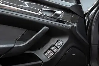Porsche Panamera, 4.8, 294 kW, petrol, automatic, rear-wheel drive