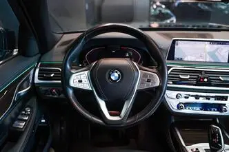 BMW 740, 3.0, 250 kW, petrol, automatic, four-wheel drive