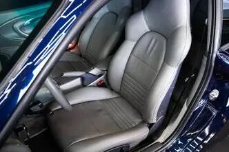 Porsche 911, 3.4, 221 kW, petrol, manual, rear-wheel drive