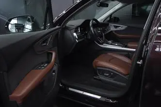Audi Q7, 3.0, 210 kW, hybrid, automatic, four-wheel drive