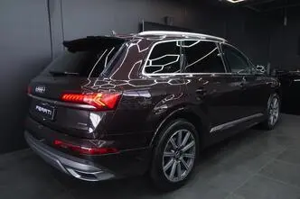 Audi Q7, 3.0, 210 kW, hybrid, automatic, four-wheel drive