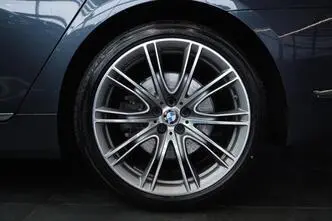 BMW 745, 3.0, 210 kW, hybrid, automatic, rear-wheel drive