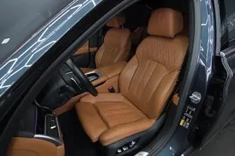 BMW 745, 3.0, 210 kW, hybrid, automatic, rear-wheel drive