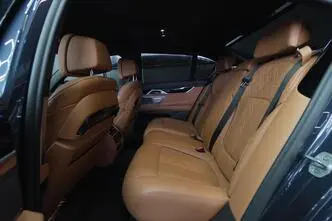 BMW 745, 3.0, 210 kW, hybrid, automatic, rear-wheel drive