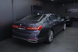 BMW 745, 3.0, 210 kW, hybrid, automatic, rear-wheel drive