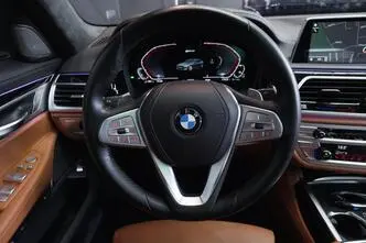 BMW 745, 3.0, 210 kW, hybrid, automatic, rear-wheel drive
