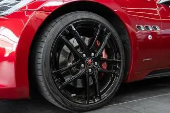 Maserati GranCabrio, 4.7, 338 kW, bensiin, automaat, tagavedu