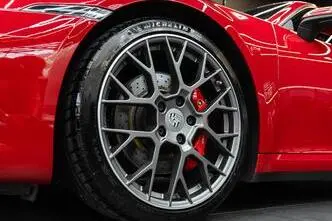 Porsche 911, 3.0, 331 kW, petrol, automatic, rear-wheel drive