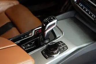 BMW M5, 4.4, 441 kW, petrol, automatic, four-wheel drive