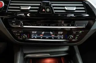 BMW M5, 4.4, 441 kW, petrol, automatic, four-wheel drive