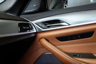 BMW M5, 4.4, 441 kW, petrol, automatic, four-wheel drive