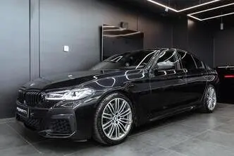 BMW M550, 4.4, 390 kW, petrol, automatic, four-wheel drive