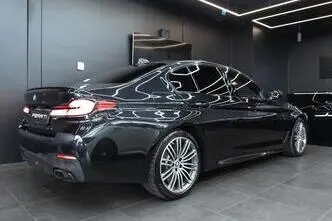 BMW M550, 4.4, 390 kW, petrol, automatic, four-wheel drive