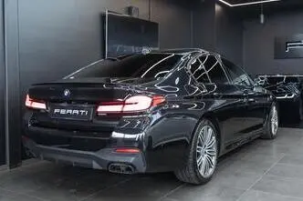 BMW M550, 4.4, 390 kW, petrol, automatic, four-wheel drive
