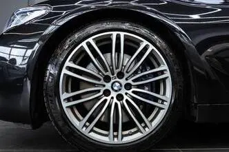 BMW M550, 4.4, 390 kW, petrol, automatic, four-wheel drive