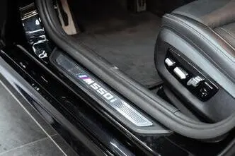 BMW M550, 4.4, 390 kW, petrol, automatic, four-wheel drive