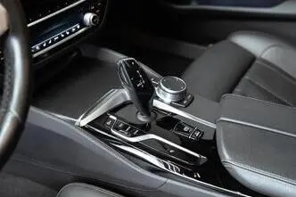 BMW M550, 4.4, 390 kW, petrol, automatic, four-wheel drive