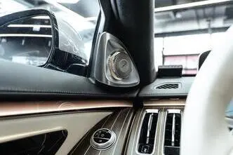 Mercedes-Benz S 63 AMG, 4.0, 450 kW, гибрид, автомат, полный привод