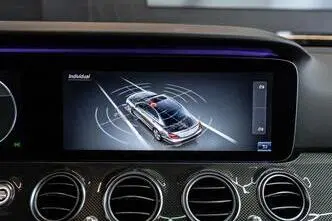 Mercedes-Benz E 400, 3.5, 245 kW, petrol, automatic, four-wheel drive