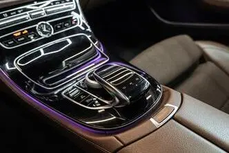 Mercedes-Benz E 400, 3.5, 245 kW, petrol, automatic, four-wheel drive