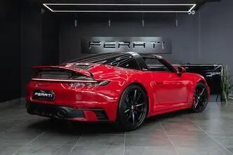 Porsche 911, 3.0, 331 kW, бензин, автомат, полный привод