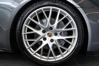 Porsche Panamera, 3.0, 243 kW, petrol, automatic, four-wheel drive