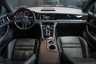 Porsche Panamera, 3.0, 243 kW, petrol, automatic, four-wheel drive