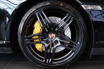 Porsche 911, 3.6, 353 kW, petrol, automatic, four-wheel drive