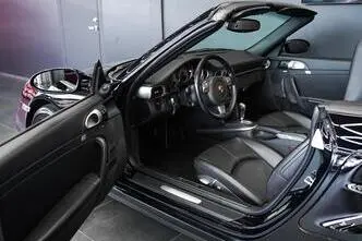 Porsche 911, 3.6, 353 kW, petrol, automatic, four-wheel drive
