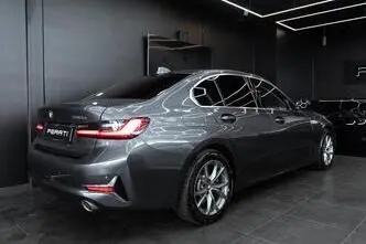 BMW 330, 2.0, 135 kW, plug-in hybrid, automatic, rear-wheel drive
