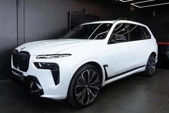 BMW X7 M60, 4.4, 390 kW, гибрид, автомат, полный привод