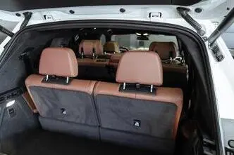BMW X7 M60, 4.4, 390 kW, гибрид, автомат, полный привод