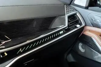 BMW X7 M60, 4.4, 390 kW, гибрид, автомат, полный привод