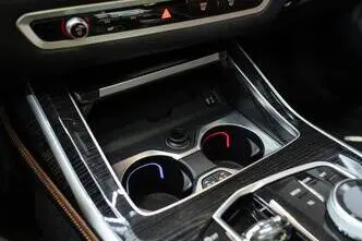 BMW X7 M60, 4.4, 390 kW, гибрид, автомат, полный привод