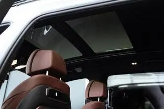 BMW X7 M60, 4.4, 390 kW, гибрид, автомат, полный привод