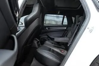 Porsche Panamera, 4.0, 338 kW, petrol, automatic, four-wheel drive