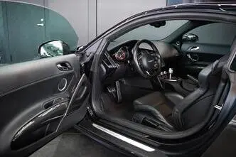 Audi R8, 5.2, 386 kW, petrol, automatic, four-wheel drive